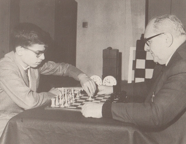 Dec. 29, 1966 - London, England, U.K. - Chess grandmaster HENRIQUE COSTA  MECKING, born January 23, Stock Photo, Pictu…