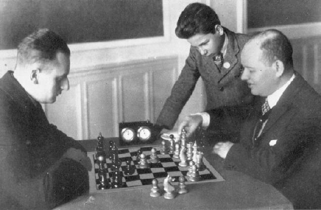 5 Queens Chess Game  Alekhine vs NN 1915 