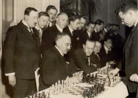Castling in Chess by Edward Winter