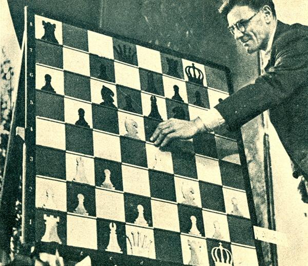 Alexander Alekhine – Wikipédia, a enciclopédia livre